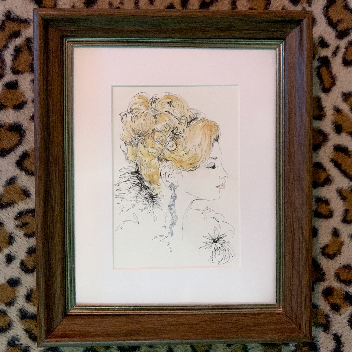 BEAUTY QUEEN Thrifted frame Sketch